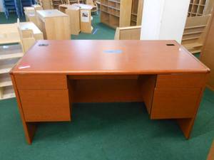 lot 13539 image: HON Wooden 4-Drawer Desk