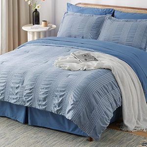lot 3757 image: Bed in a Bag Queen - Queen Comforter Set Bedding Set, Soft Lightweight Down Alternative Comforter, Queen Bed Set (Queen 88x88 Inch)