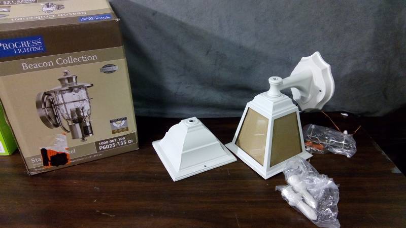 lot 5064 image: Progress Lighting Wall Mounted Light
