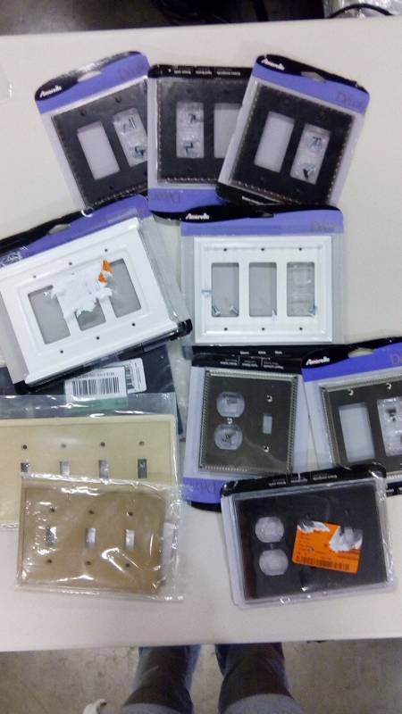 lot 5065 image: large lot of various light switch cover plates