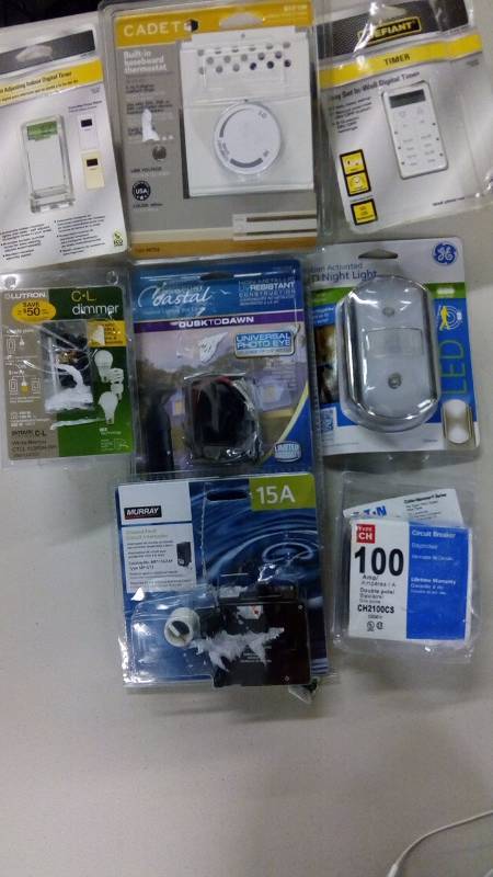 lot 5087 image: lot of various indooroutdoor  timers, dimmers, led nightlight and more. See pictures for more details