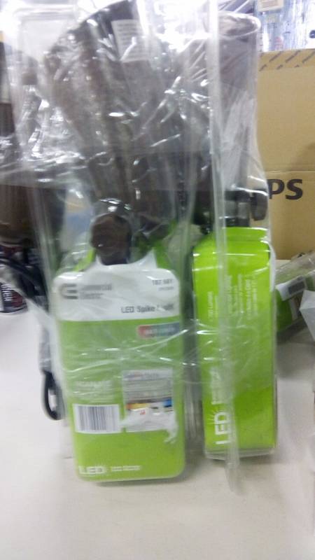 lot 6855 image: 4 commercial electric led spike light