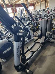 lot 3563 image: Life Fitness Model 95X Elliptical