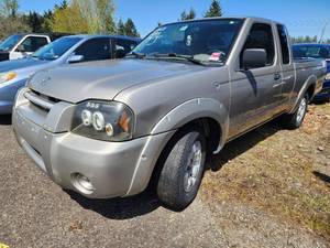lot 2580 image: 2004 Nissan Frontier, Champagne