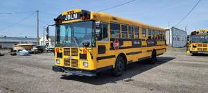 lot 2551 image: 2002 Thomas 52 Passenger School Bus