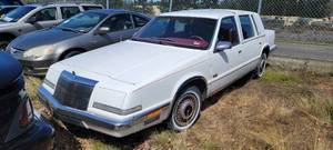 lot 2577 image: 1992 Chrysler Imperial, White