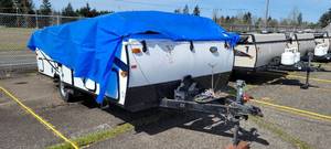 lot 2624 image: 2015 Flagstaff T19SCHW A Frame Style Camper