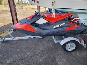 lot 2640 image: SeaDoo W EZ Loader Trailer