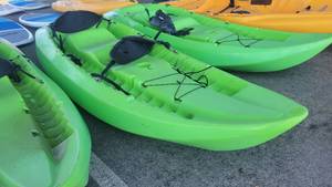 lot 2684 image: 10ft Lifetime Manta Lime Green Kayak
