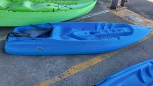 lot 2694 image: 8ft Blue Lifetime Lotus Kayak