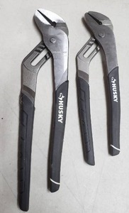 lot 2346 image: Husky 2 Piece Wrench Set