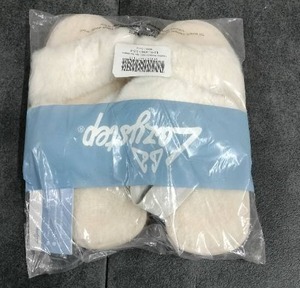 lot 3429 image: Lazy Step Womens Elastic Open Toe Slippers Size 8 White