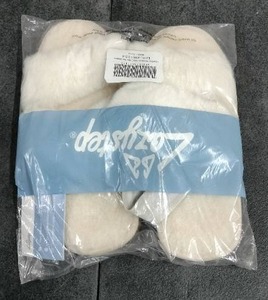 lot 3434 image: Lazy Step Womens Elastic Open Toe Slippers Size 10 White