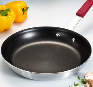 lot 5878 image: Tramontina 12 Frying Skillet