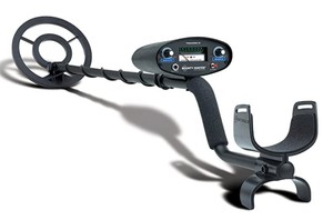 lot 6561 image: Bounty Hunter Metal Detector