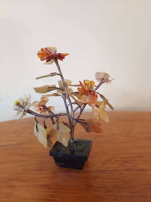 lot 6570 image: Small Tree Decor with Leaves and Flowers that Appear to be Made of Stone