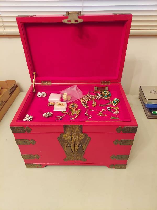 lot 6573 image: Red Asian Jewelry Box with Contents