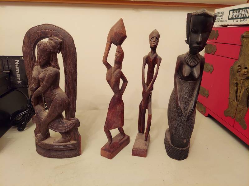 lot 6612 image: 4 Carved Wooden Figurines
