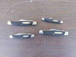 lot 6044 image: 4 pockets knives - Buck