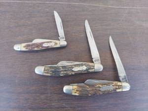 lot 6049 image: 3 Uncle Henry pocket knives