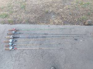 lot 6079 image: 6 Fishing Rods and Reels