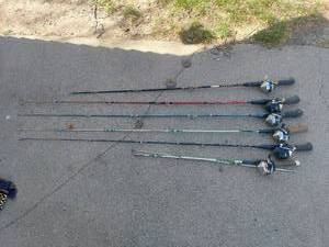 lot 6083 image: 6 Fishing Rods and reels
