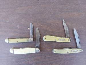 lot 6085 image: 4 Pocket knives