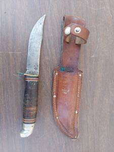 lot 6104 image: Boy Scout Knife with Sheath