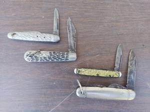 lot 6129 image: 4 Pocket Knives