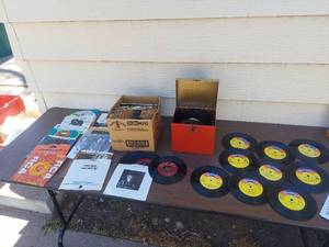 lot 6139 image: Assorted 45s