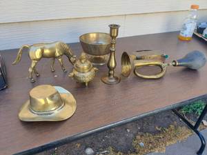 lot 6158 image: Assorted Brass items