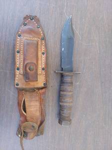lot 6168 image: Knife with Sheath - Camillus