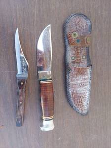 lot 6173 image: 2 knives and a sheath - Kabar