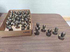 lot 6189 image: 40 Presidential Figurines - Washington to Reagan