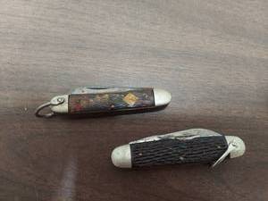 lot 6199 image: 2 Boy Scouts pocket knives