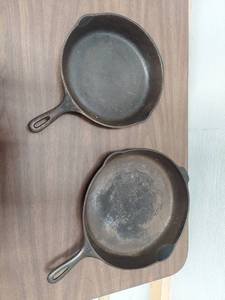 lot 6225 image: 2 Cast Iron Skillets
