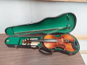 lot 6226 image: Violin