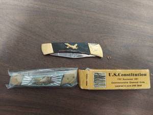 lot 6237 image: 2 pocket knives