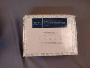 lot 6667 image: Home Reflections Grey Floral Scrolled design 800 THREAD COUNT bedding sheet set QUEEN size