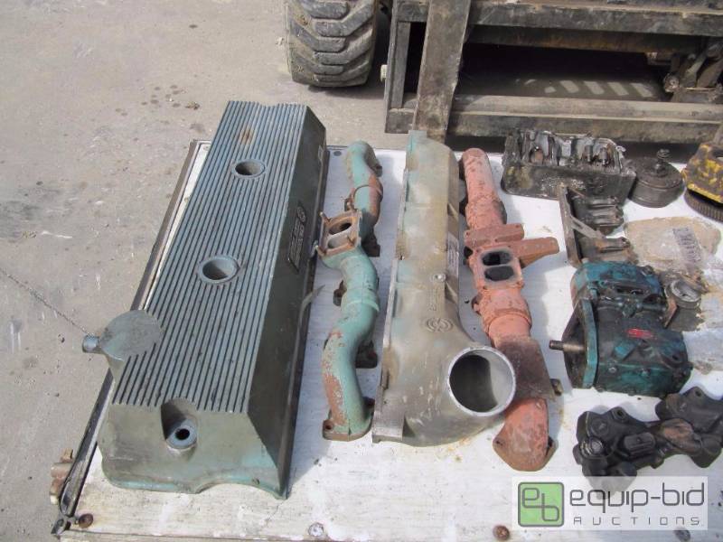 lot 2033 image: Large Lot of Truck Parts, Cat Oil P...