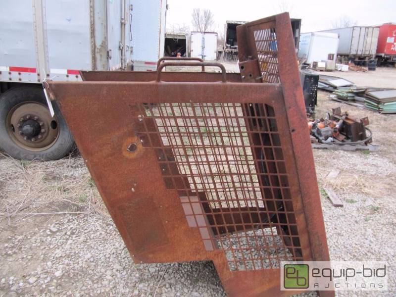 lot 2054 image: 1845 Series Case Top Cage  ...