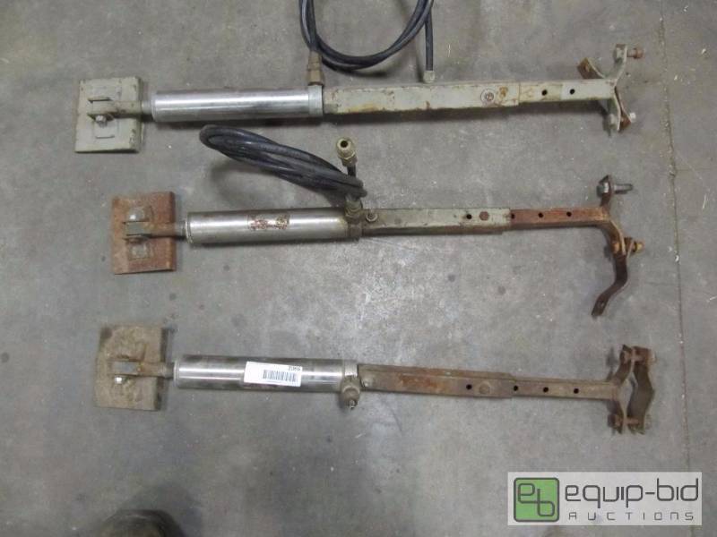 lot 2066 image: Air Cylinders to operate Hydraulic ...