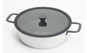 lot 2106 image: J Jason Wu 12 Cast Aluminum 5-Layer Nonstick Everything Pan
