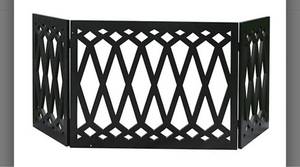 lot 2118 image: Pet Store Diamond Pattern Wood Dog Gate