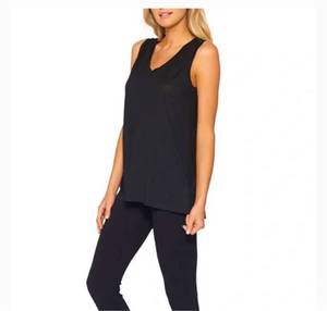 lot 2216 image: BAREFOOT DREAMS MALIBU COLLECTION SLEEVELESS MODAL VNECK TANK Size Small
