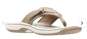 lot 2220 image: Clarks Womens Cloudsteppers Breeze Sea Flip Flops size 8 medium