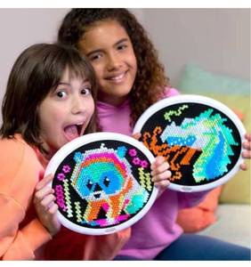 lot 2297 image: Lite Brite Oval HD Deluxe Edition with 909 Pegs