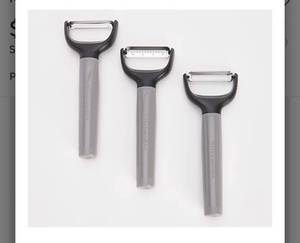 lot 2394 image: KitchenAid 3-Piece Peeler Set