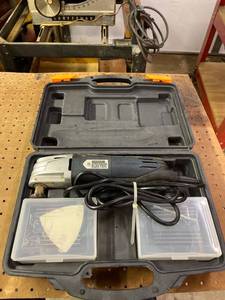 lot 1008 image: Chicago Electric power tools, multitool in case