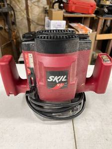 lot 1019 image: Skil 1 34 horsepower router